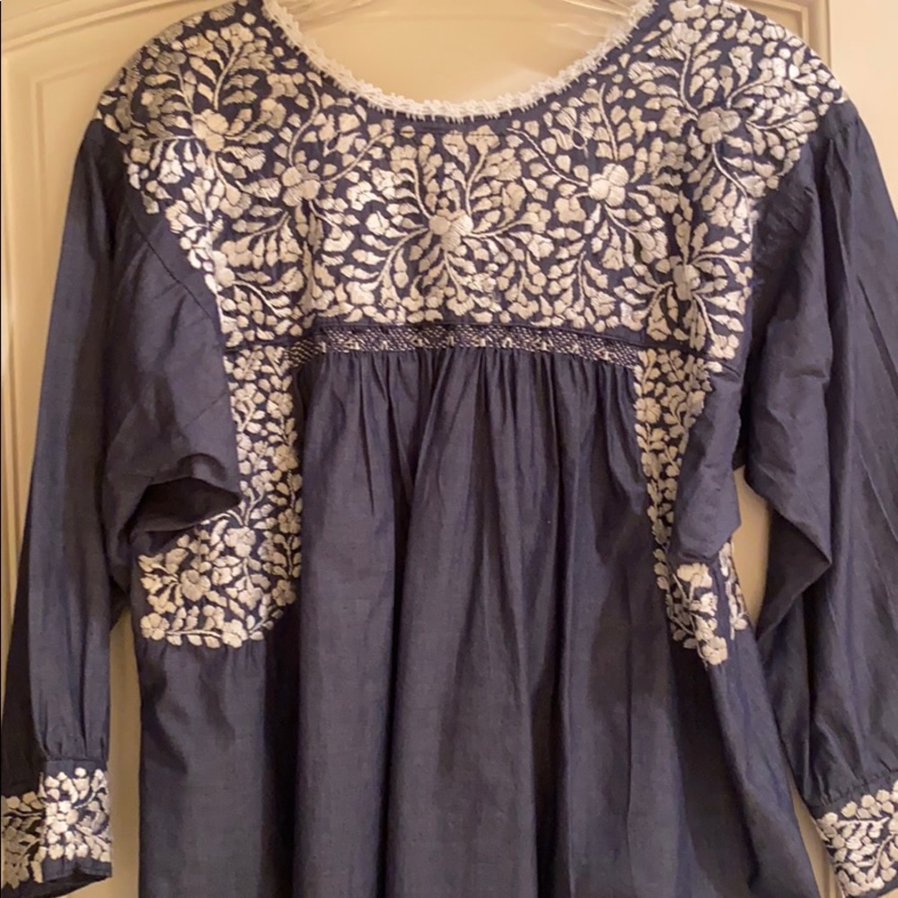 Embroidered Top - Picture 5 of 6